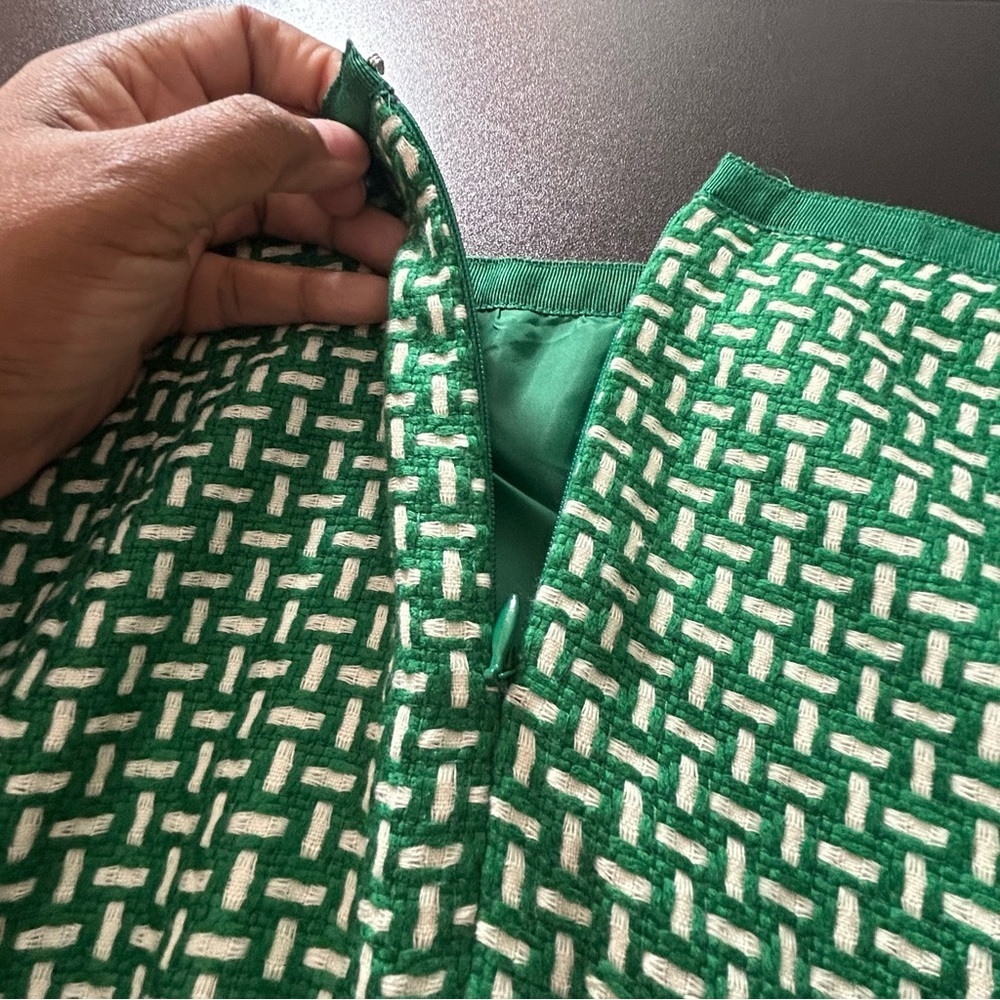 Talbots Skirt Green Cream Pattern Fully Lined Hidden Zipper In Back Size 12 NWOT - Picture 5 of 8